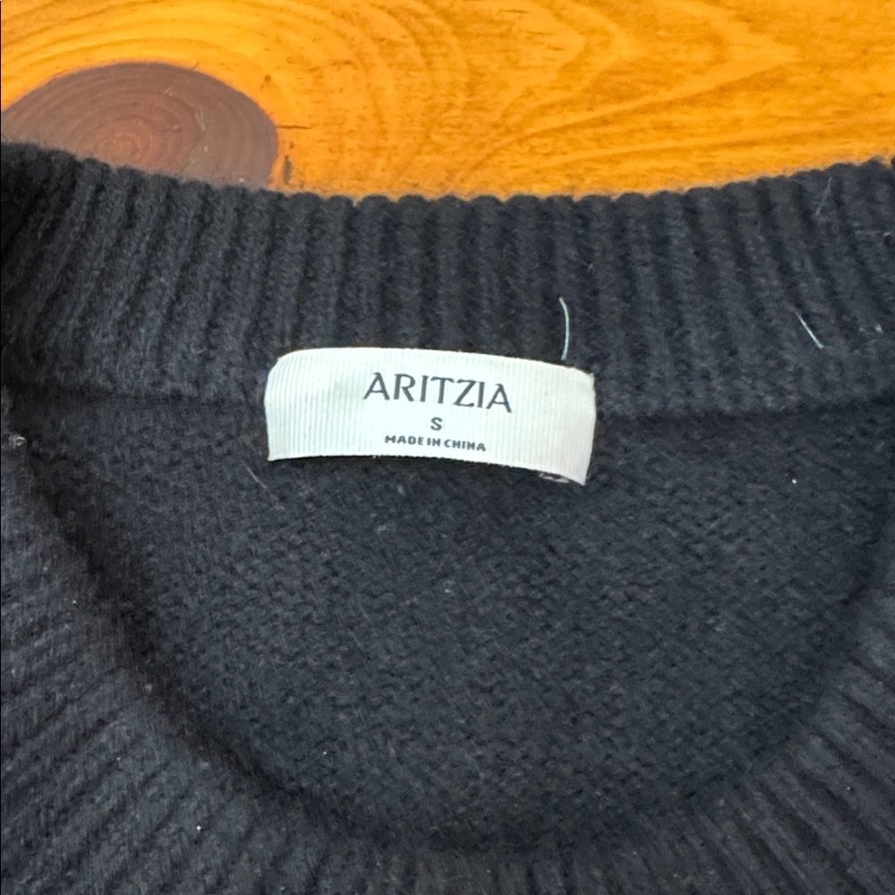 Aritzia Plush Cashmere Oversized Crew Sweater - Picture 10 of 15